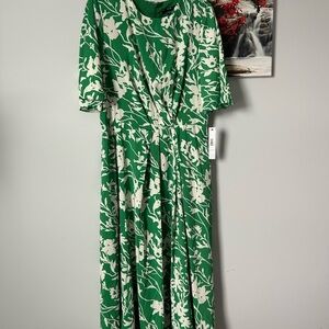 Floral Green Dress Maggy London size 10